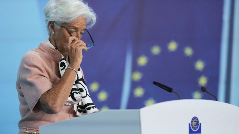 Αμετάβλητα διατήρησε τα επιτόκιά της η ΕΚΤ